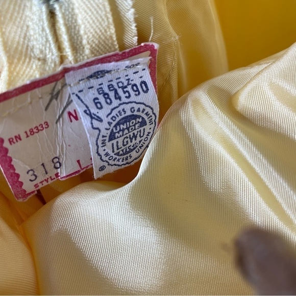 VINTAGE 70’s Pastel Yellow Empire Waist Dress w Train - Picture 14 of 14